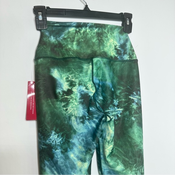 NWT Carbon38 Printed High Rise 7/8 Leggings in Green Distorted Tie Dye - Picture 6 of 9
